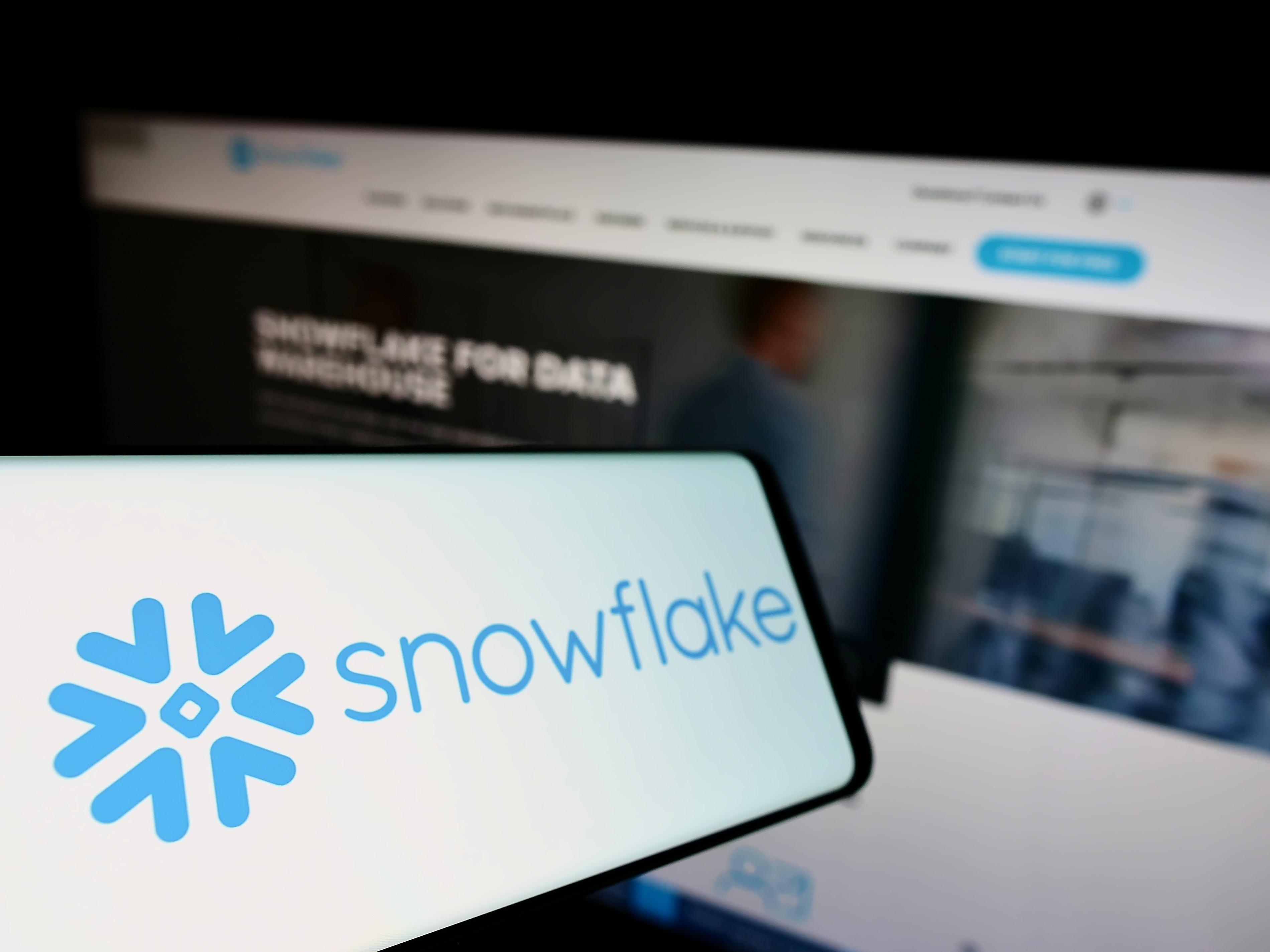 【美股财报季】业绩有惊喜!股价不给力!Snowflake已迎来预期差?